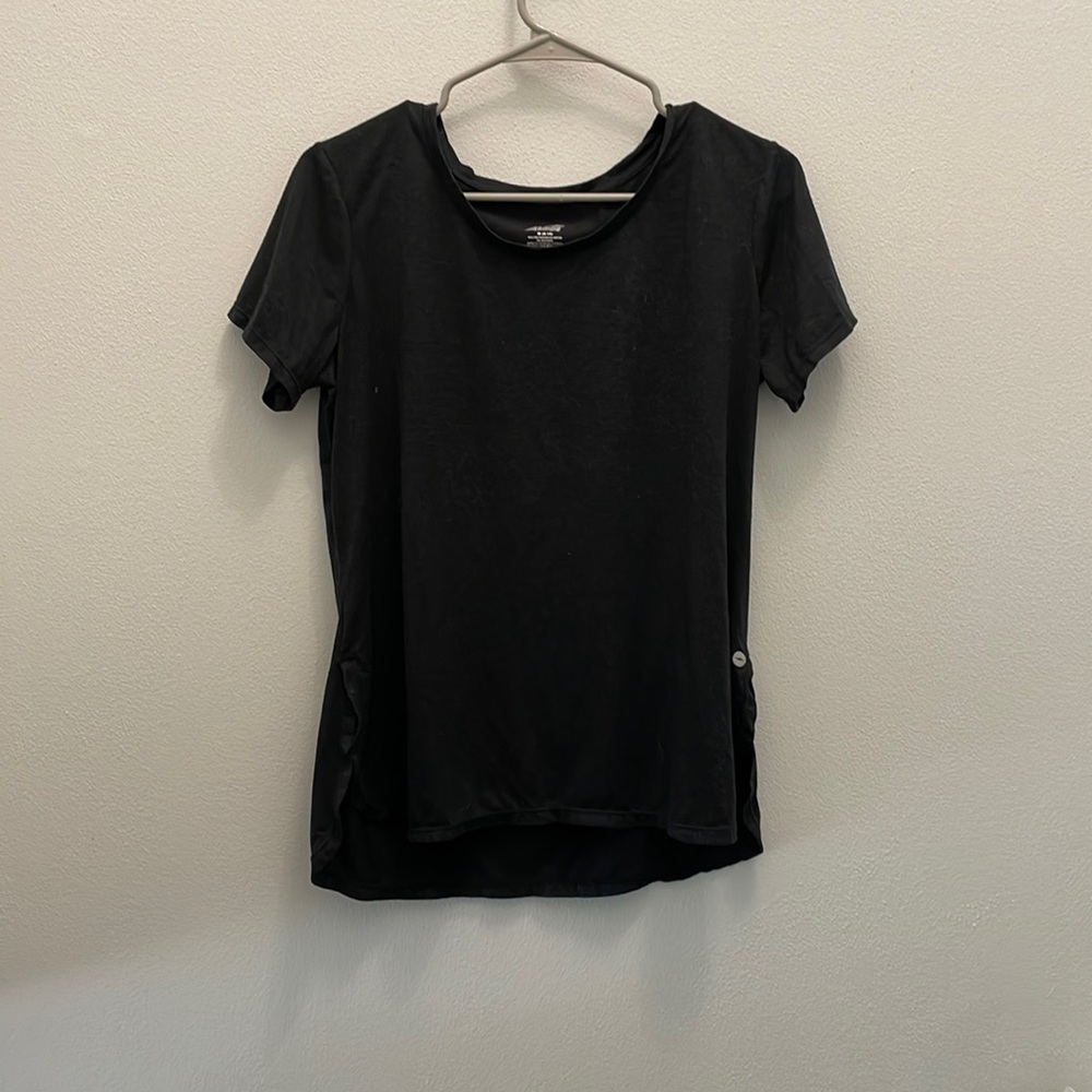 Black athletic t shirt